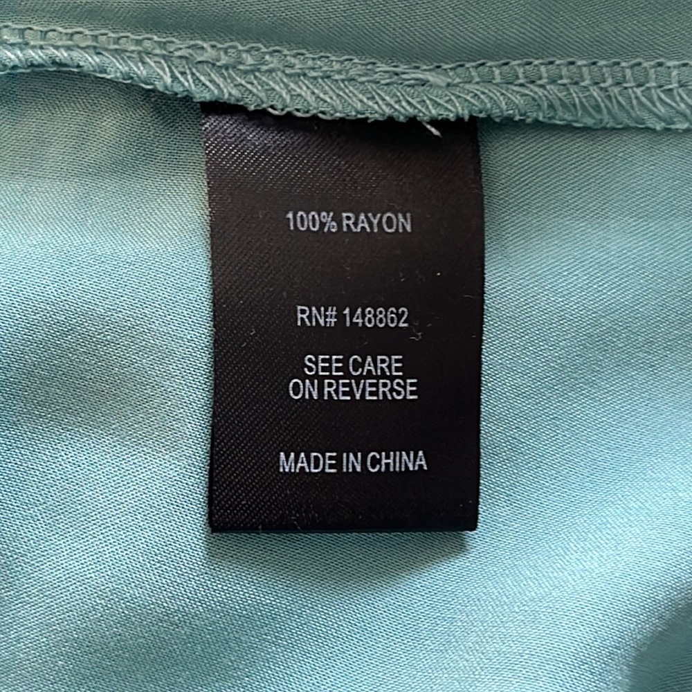 Torrid SOPHIE CHALLIS DOUBLE LAYER SWING CAMI sage green multicolor arrow size 1 - Picture 8 of 11